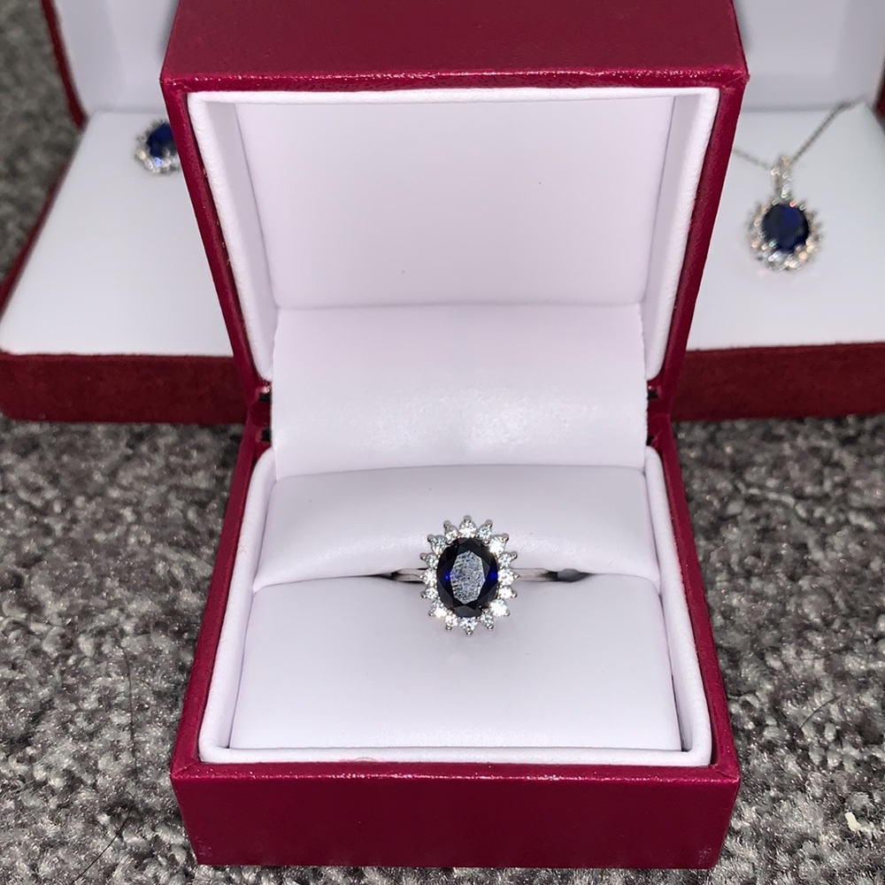 Helzberg blue saphire and white Diamond set - Picture 2 of 3